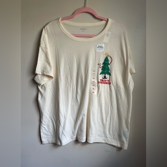Old Navy Tops - Old navy Christmas t-shirt woman’s xl